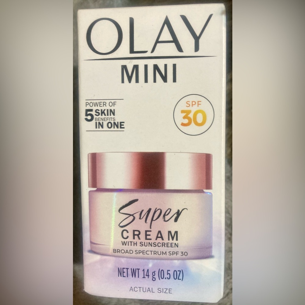 OLAY Mini Super Cream Face Moisturizer with SPF 30 - Picture 2 of 13
